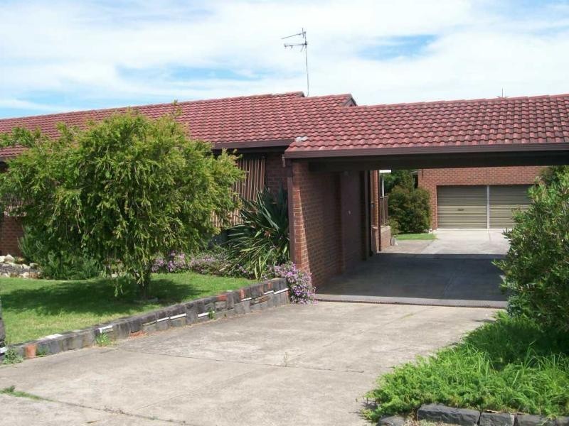 19 Capes Road, Lakes Entrance VIC 3909