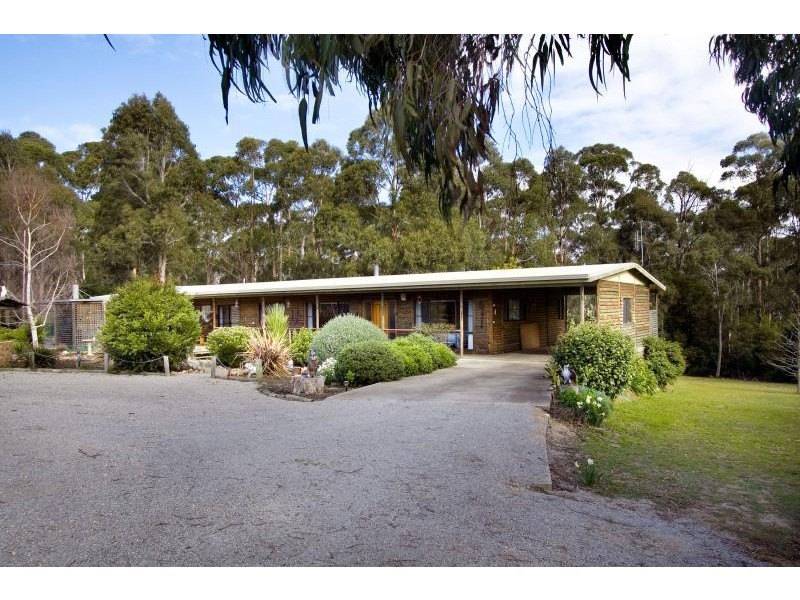 37 Mitchelson Court, Lakes Entrance VIC 3909