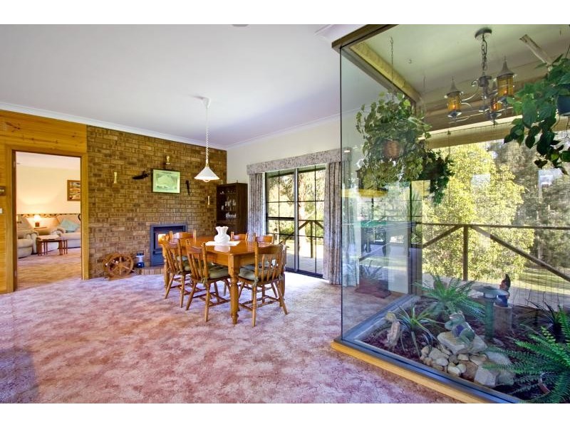 37 Mitchelson Court, Lakes Entrance VIC 3909