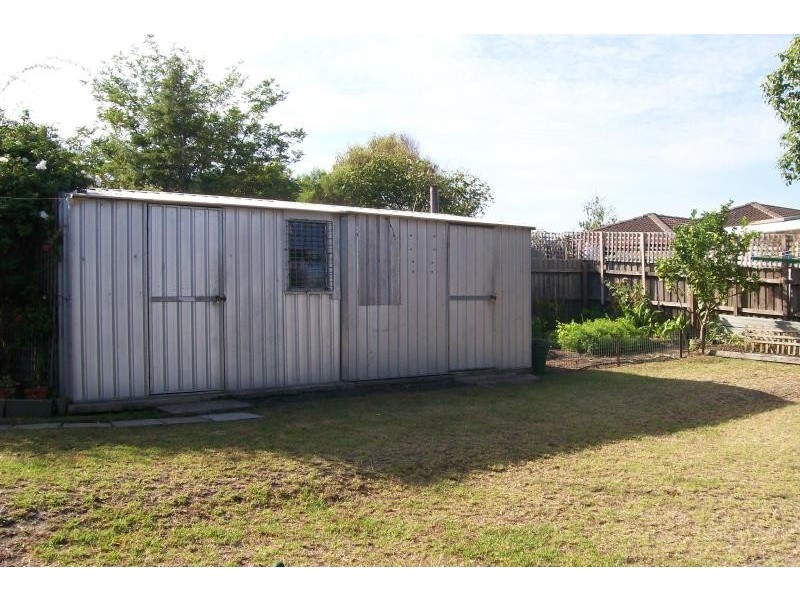 41 Capes Road, Lakes Entrance VIC 3909