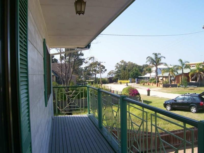 7 Sandbar Drive, Lakes Entrance VIC 3909