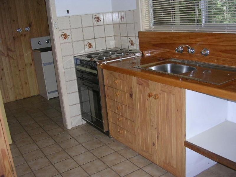 5 Capes Road, Lakes Entrance VIC 3909