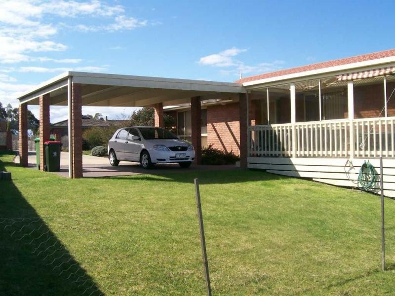 13 McCue Road, Lakes Entrance VIC 3909
