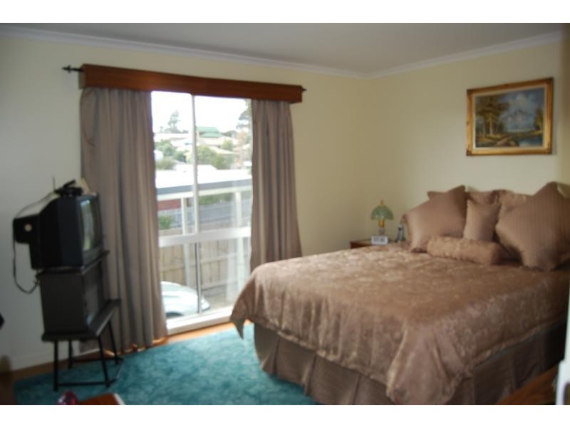 12 Panoramic Drive, Lakes Entrance VIC 3909