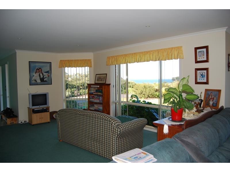 42 Lindamay Court, Lakes Entrance VIC 3909