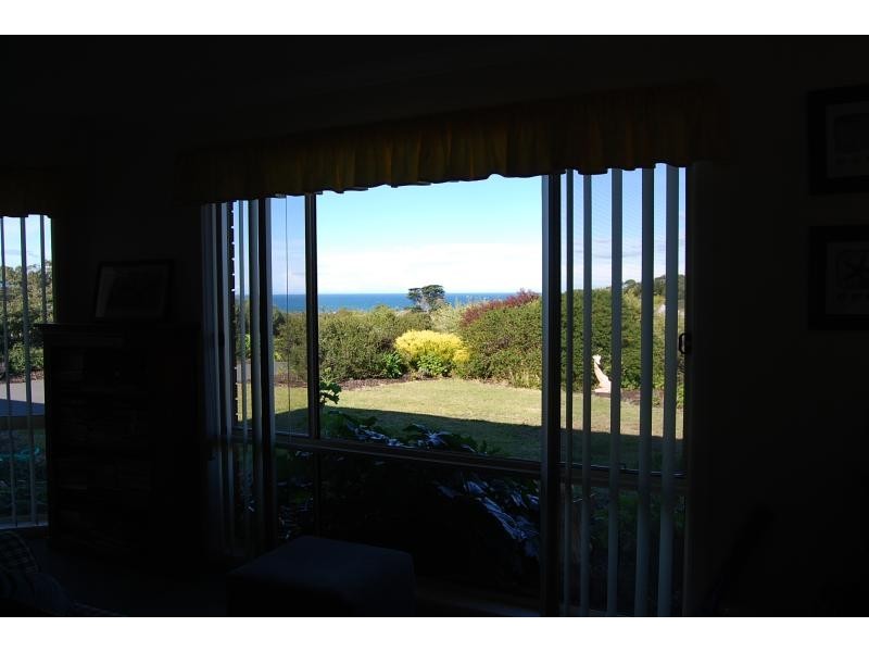 42 Lindamay Court, Lakes Entrance VIC 3909