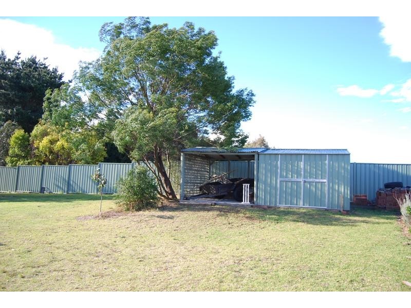 42 Lindamay Court, Lakes Entrance VIC 3909