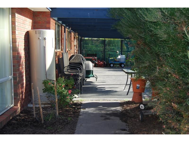 42 Lindamay Court, Lakes Entrance VIC 3909