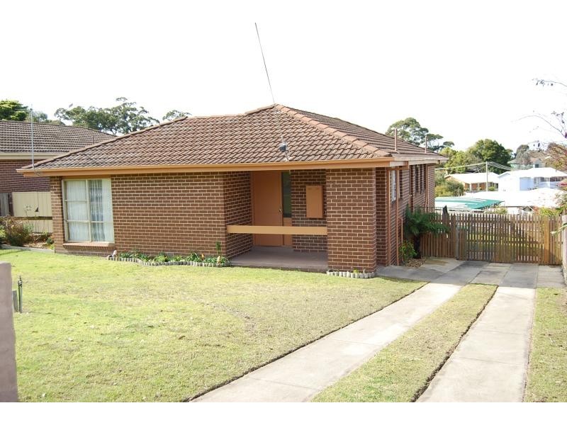 10 PETERSEN STREET, Lakes Entrance VIC 3909