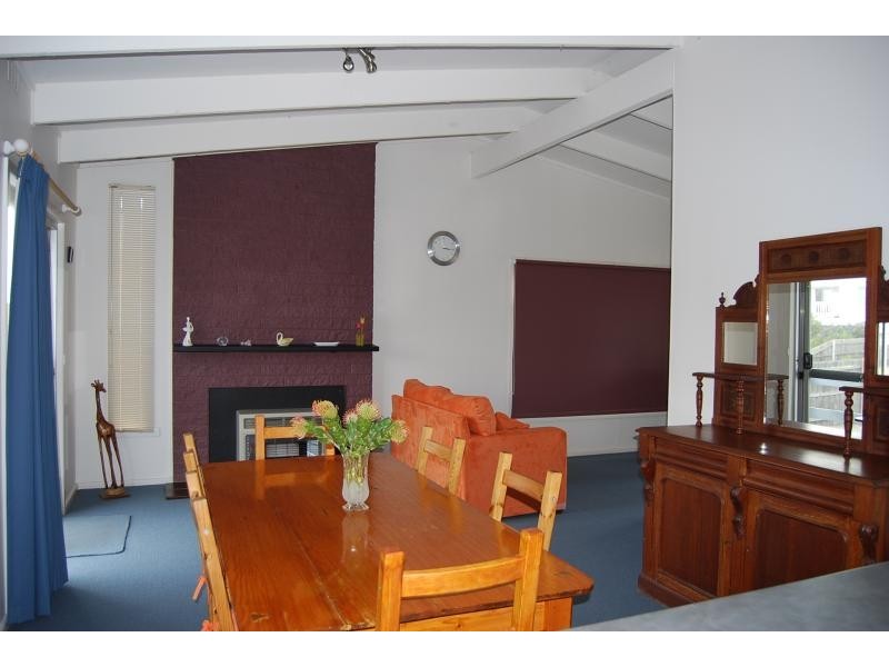 19 Hillcrest Way, Lakes Entrance VIC 3909