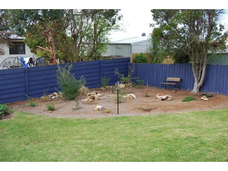 19 Hillcrest Way, Lakes Entrance VIC 3909