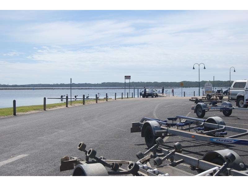 19 Hillcrest Way, Lakes Entrance VIC 3909