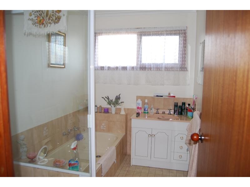 10 Hardie Street, Lakes Entrance VIC 3909