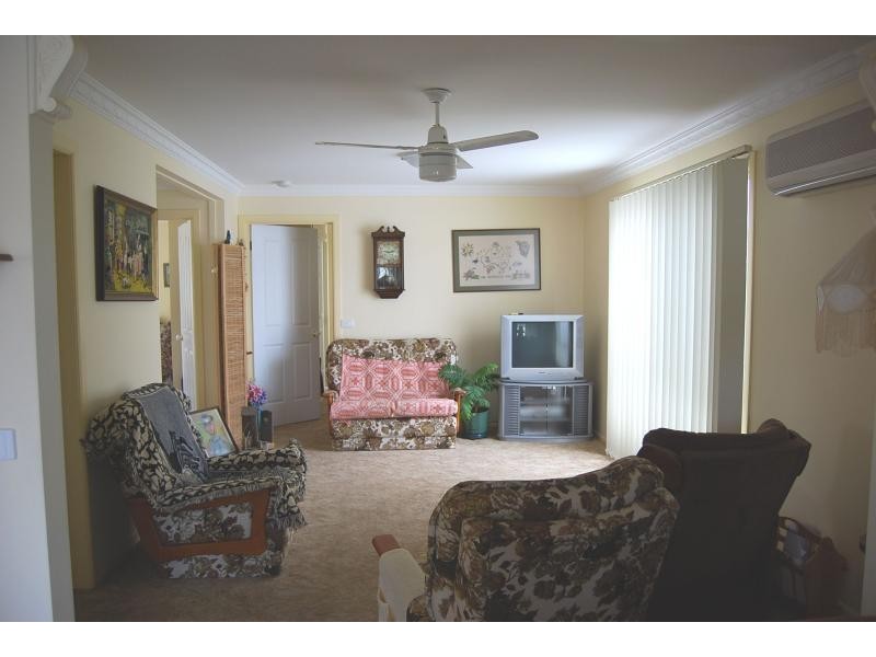Unit 42/86 Golf Links Road, Lakes Entrance VIC 3909
