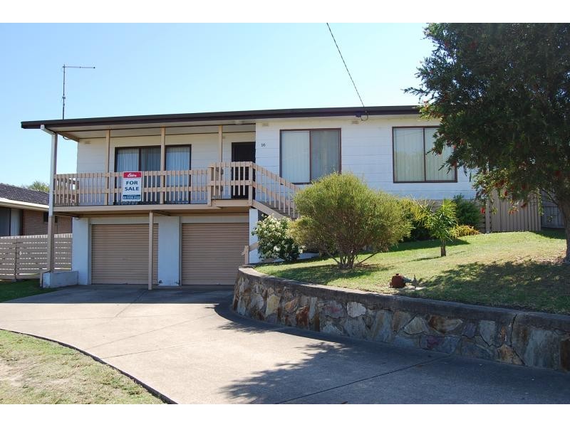 16 Lakeview Drive, Lakes Entrance VIC 3909