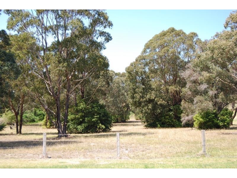 55 Beveridges Road, Lakes Entrance VIC 3909