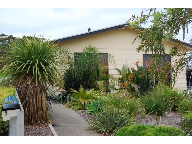 7 Tambo Court, Lakes Entrance VIC 3909