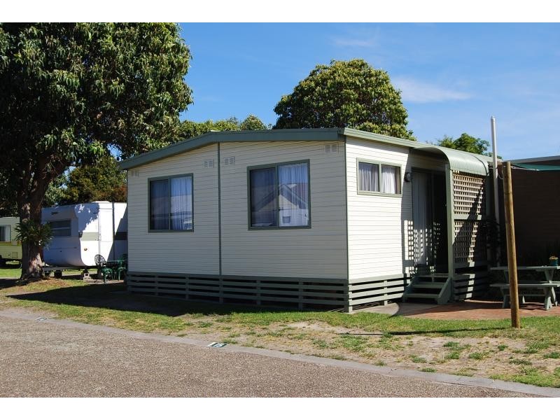 3 Jemmeson Street, Lakes Entrance VIC 3909