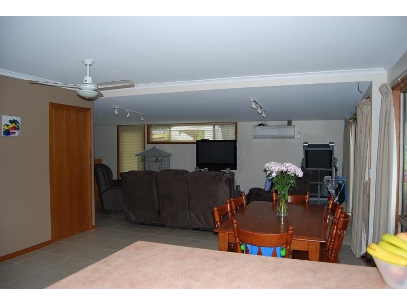 31 West Crescent, Lakes Entrance VIC 3909