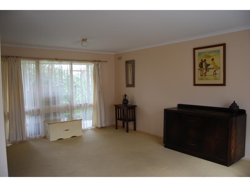 32 Jemmeson Street, Lakes Entrance VIC 3909