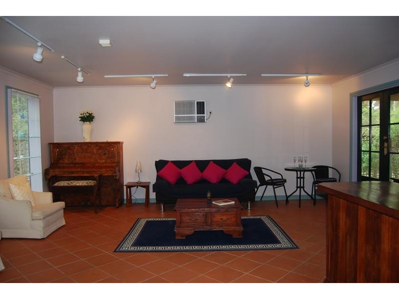 52 Baades Road, Lakes Entrance VIC 3909