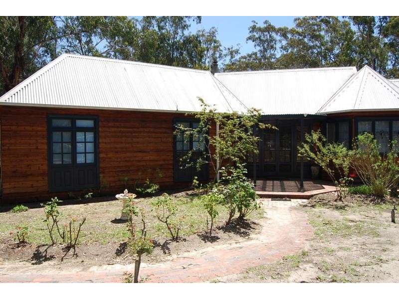 52 Baades Road, Lakes Entrance VIC 3909