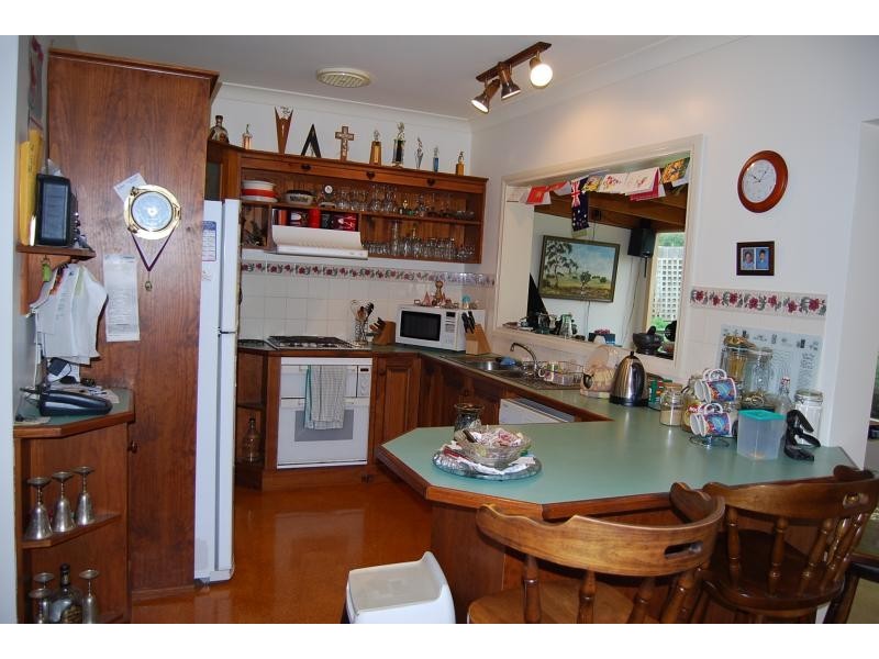 5 Morkham Court, Lakes Entrance VIC 3909