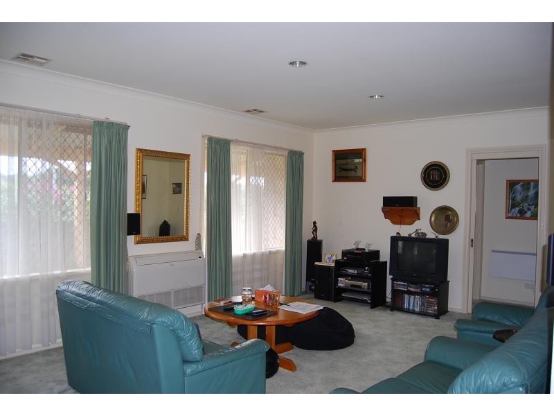 5 Morkham Court, Lakes Entrance VIC 3909