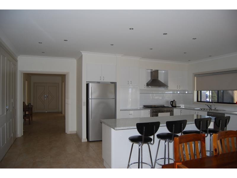 20 John Francis Court, Lakes Entrance VIC 3909