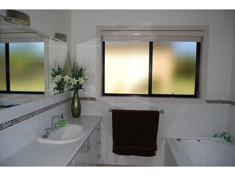 20 John Francis Court, Lakes Entrance VIC 3909