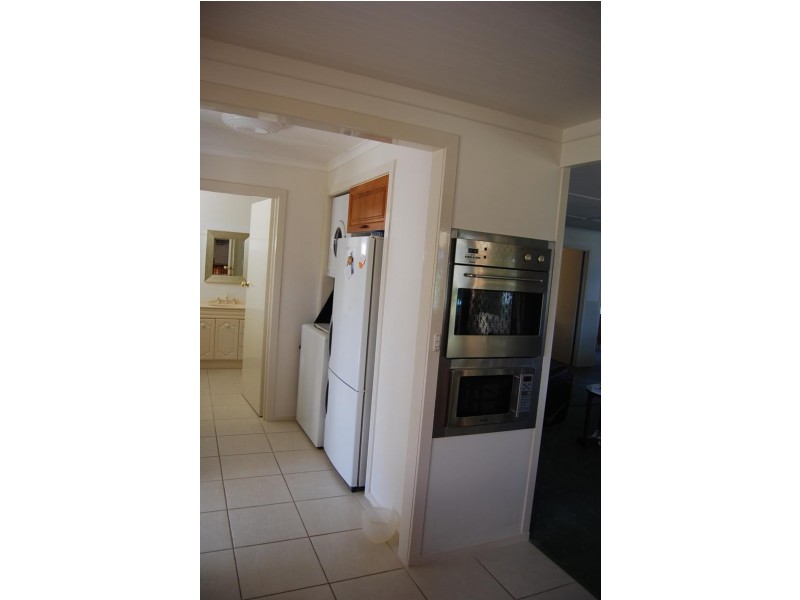 11 Oceanview Parade, Lakes Entrance VIC 3909