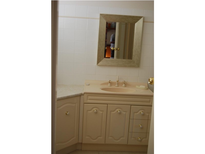 11 Oceanview Parade, Lakes Entrance VIC 3909