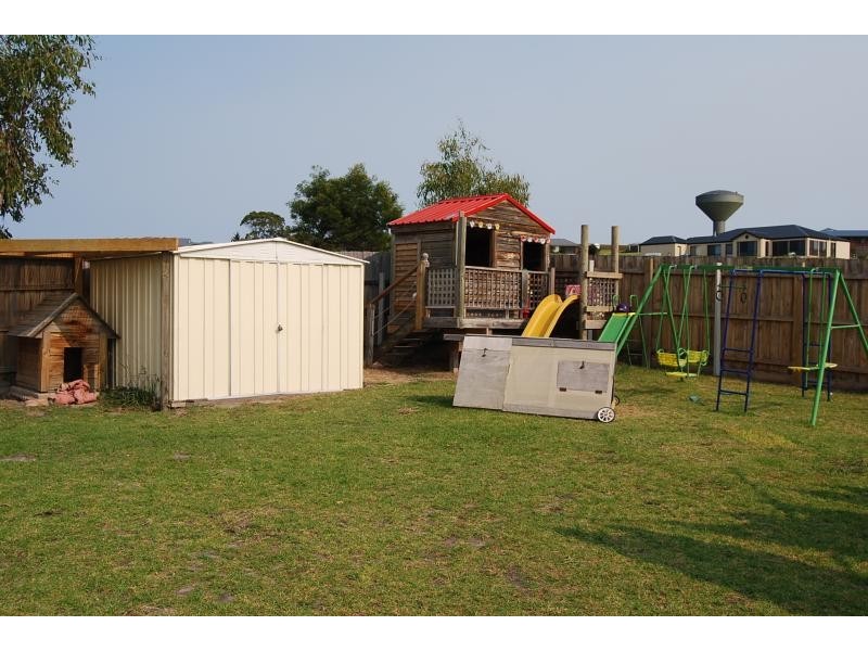 74-76 Albatross Road, Lakes Entrance VIC 3909