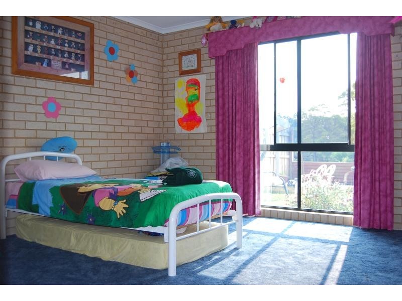 74-76 Albatross Road, Lakes Entrance VIC 3909