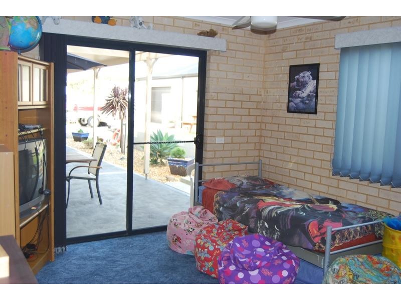 74-76 Albatross Road, Lakes Entrance VIC 3909