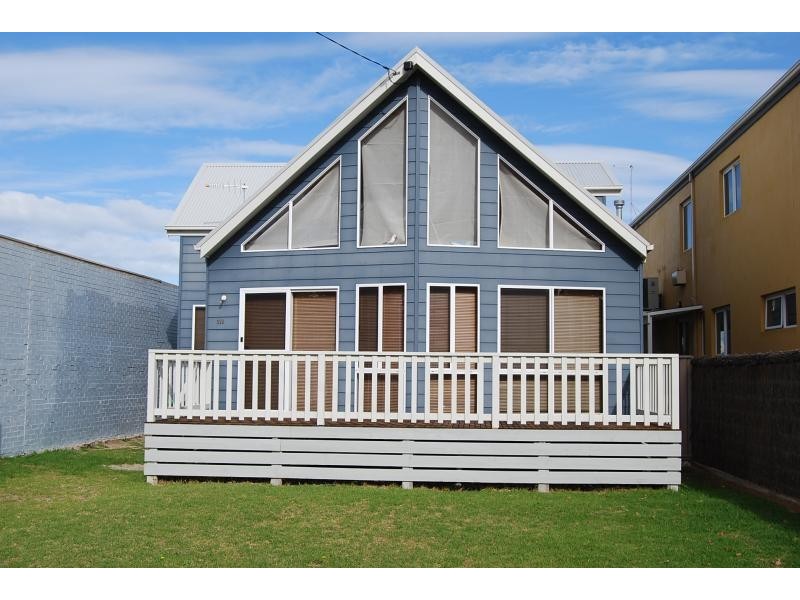 118 Marine Parade, Lakes Entrance VIC 3909