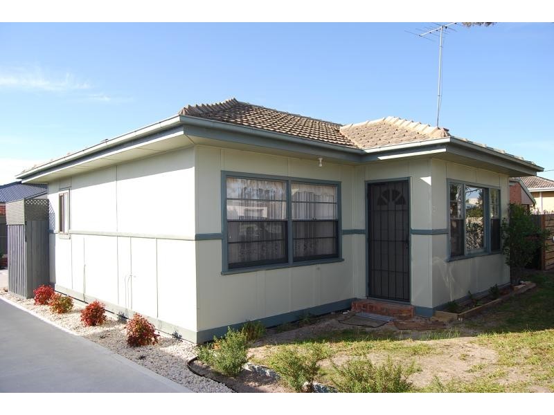 3 Jefferson Avenue, Lakes Entrance VIC 3909