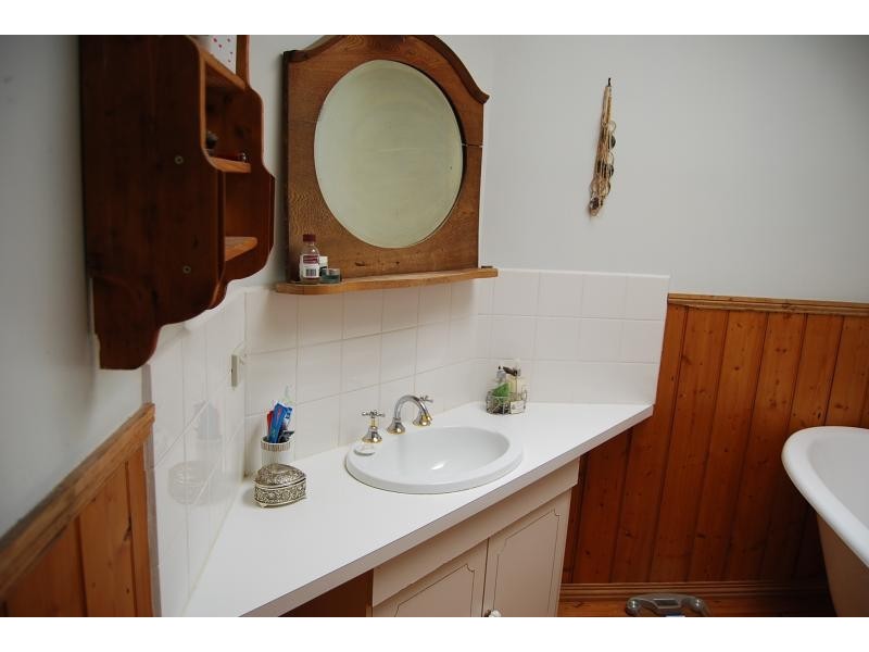 5 Sandbar Drive, Lakes Entrance VIC 3909