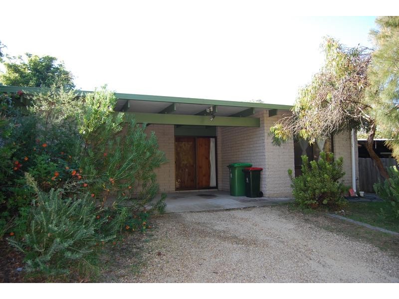 Unit 2/30 Point Road, Lakes Entrance VIC 3909