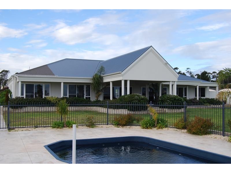 129 Palmers Road, Lakes Entrance VIC 3909