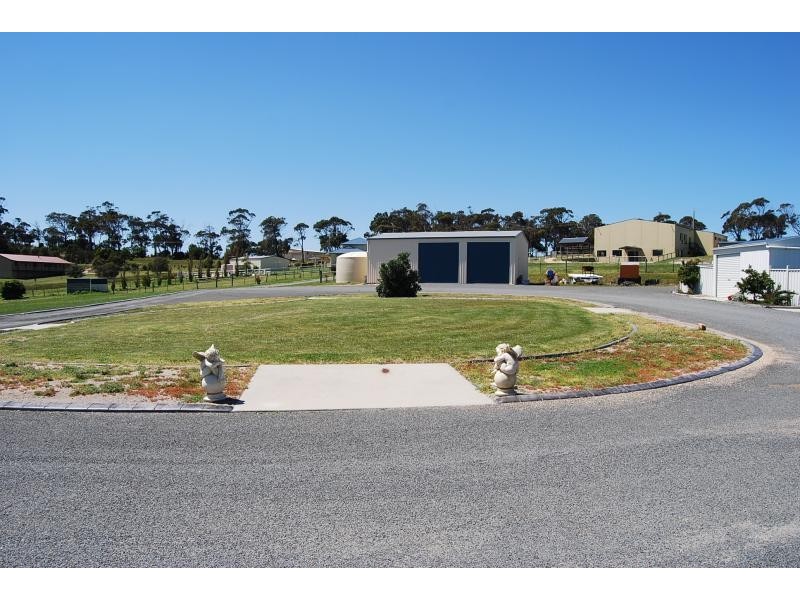 129 Palmers Road, Lakes Entrance VIC 3909