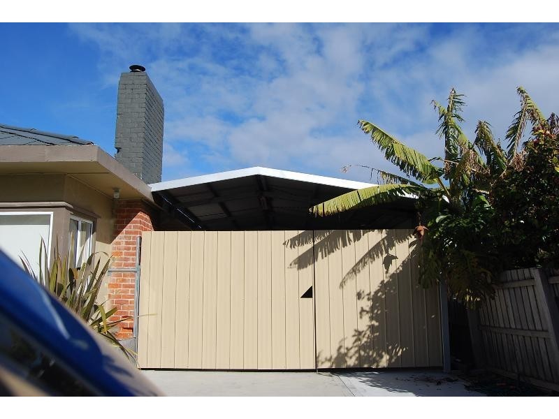 12 Lambert Street, Lakes Entrance VIC 3909