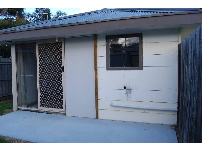 12 Lambert Street, Lakes Entrance VIC 3909