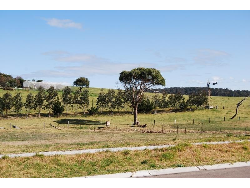 6 Warfe Drive, Lake Tyers Beach VIC 3909