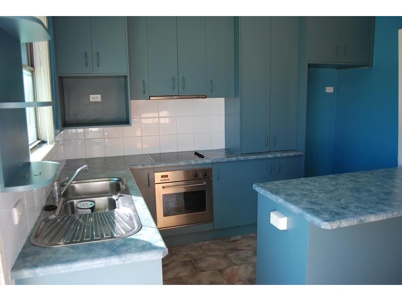 15 Phillips Street, Lakes Entrance VIC 3909