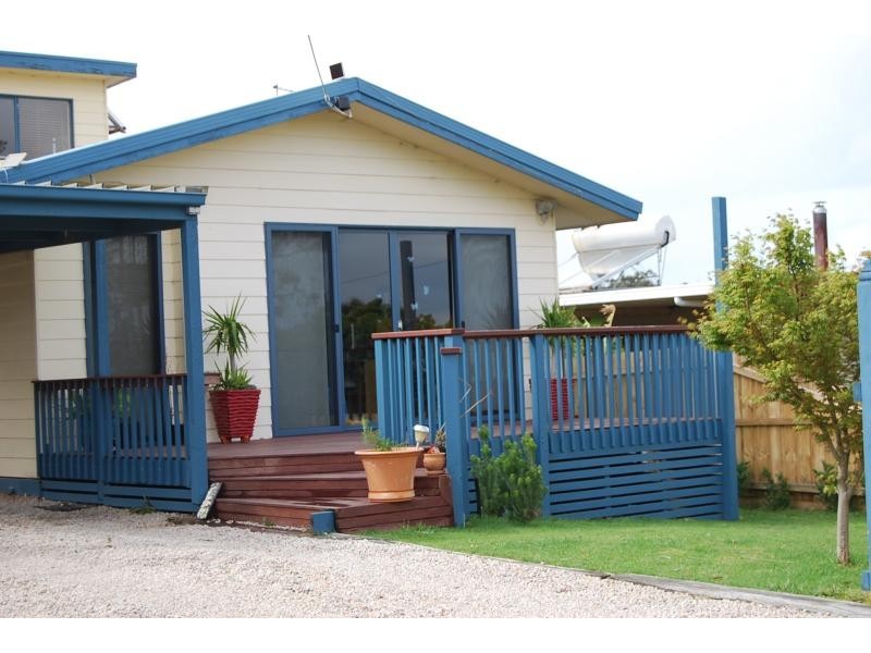 54 McCullough Street, Lakes Entrance VIC 3909
