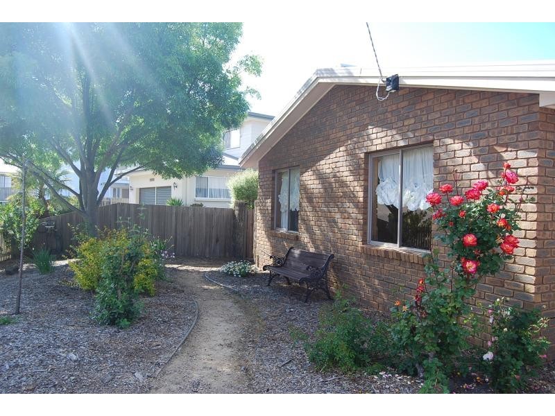 7 Doyle Court, Lakes Entrance VIC 3909