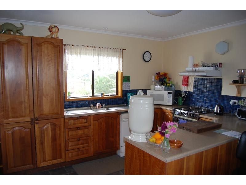 58 Hazel Road, Lakes Entrance VIC 3909