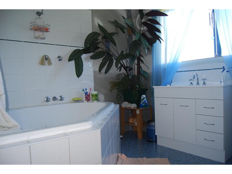 51 Baades Road, Lakes Entrance VIC 3909