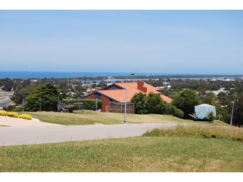 17 Sea-Lakes Close, Lakes Entrance VIC 3909